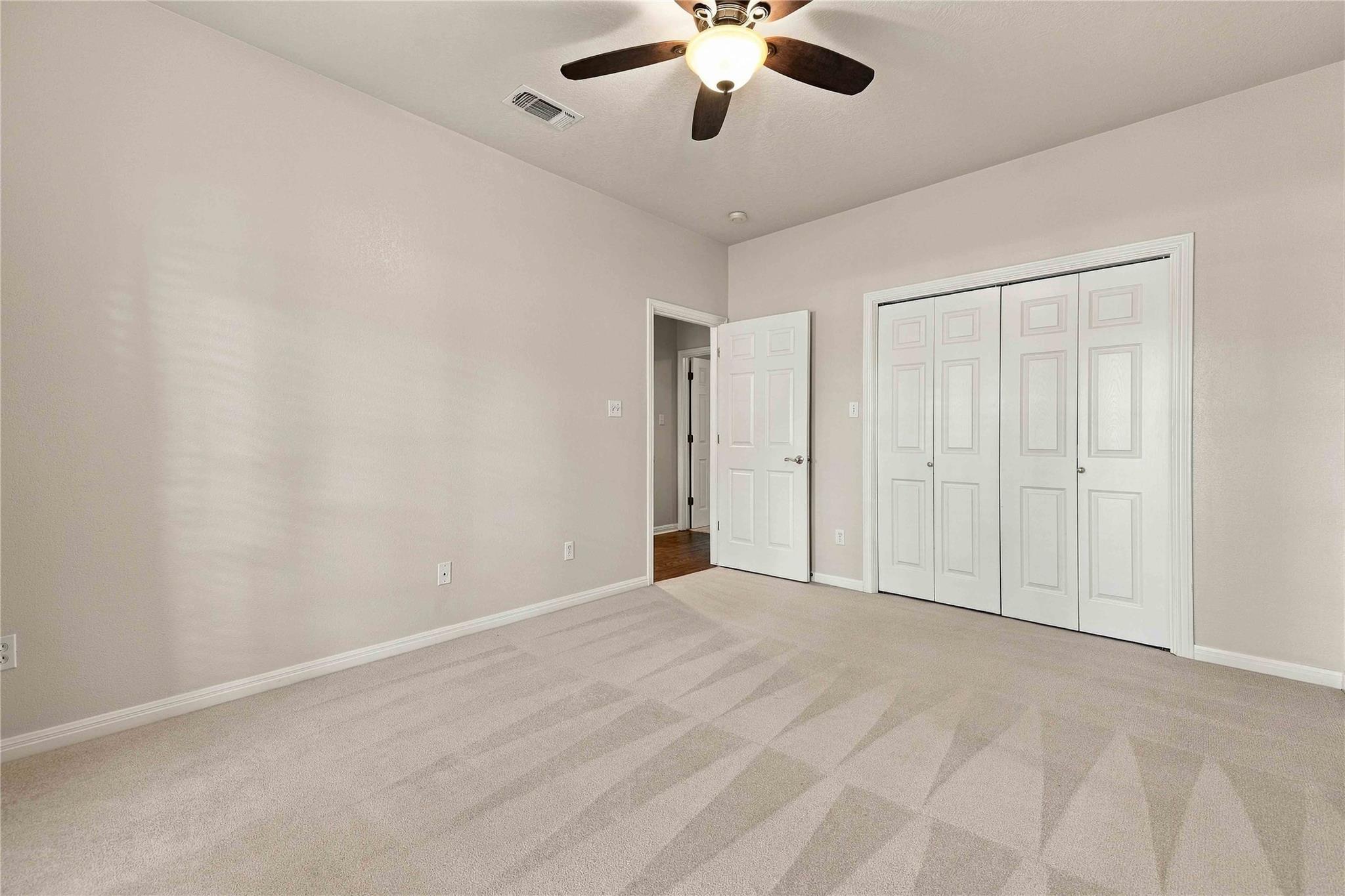 105 Pine Point Cv Property Photo 16