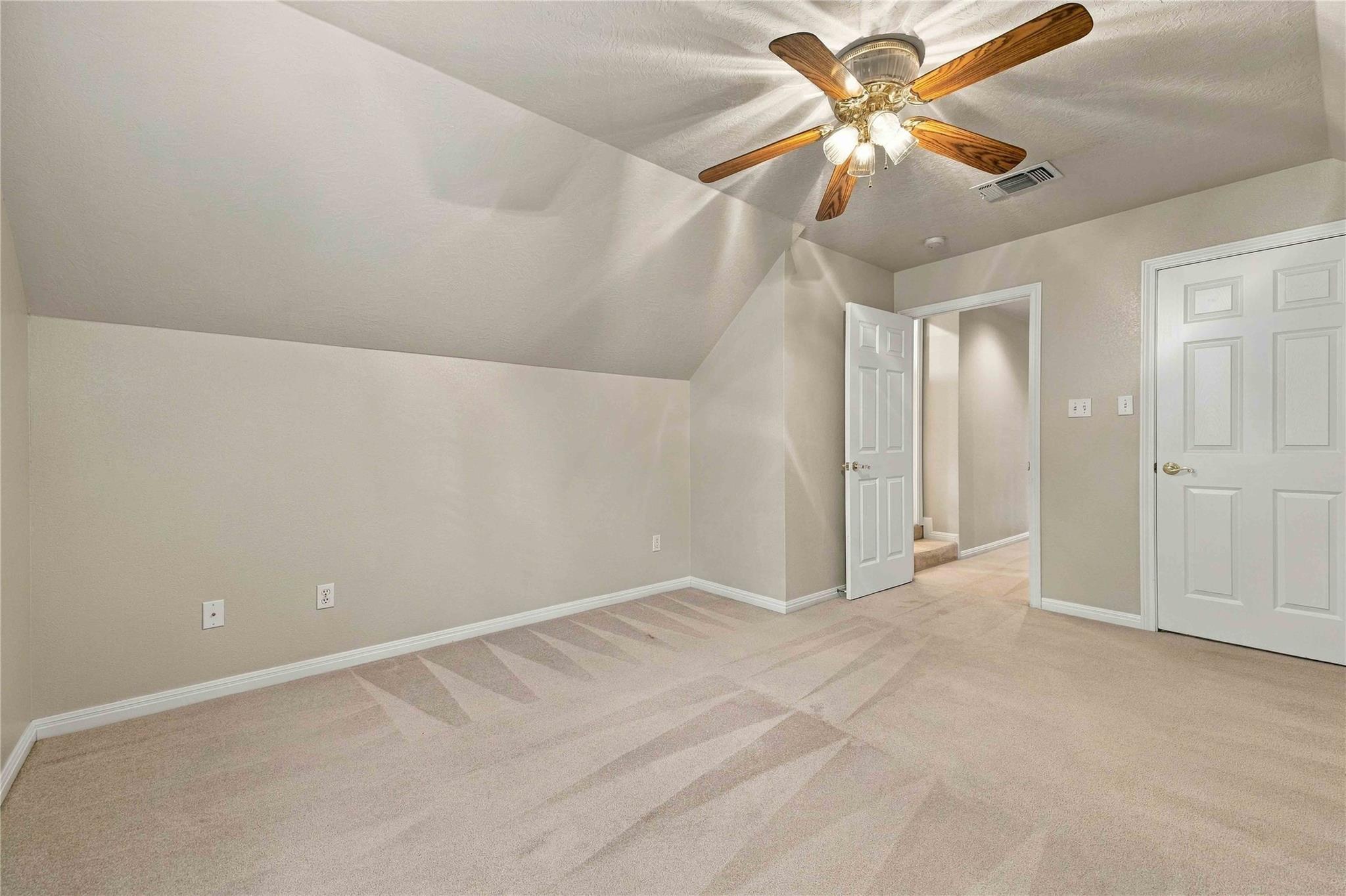 105 Pine Point Cv Property Photo 23