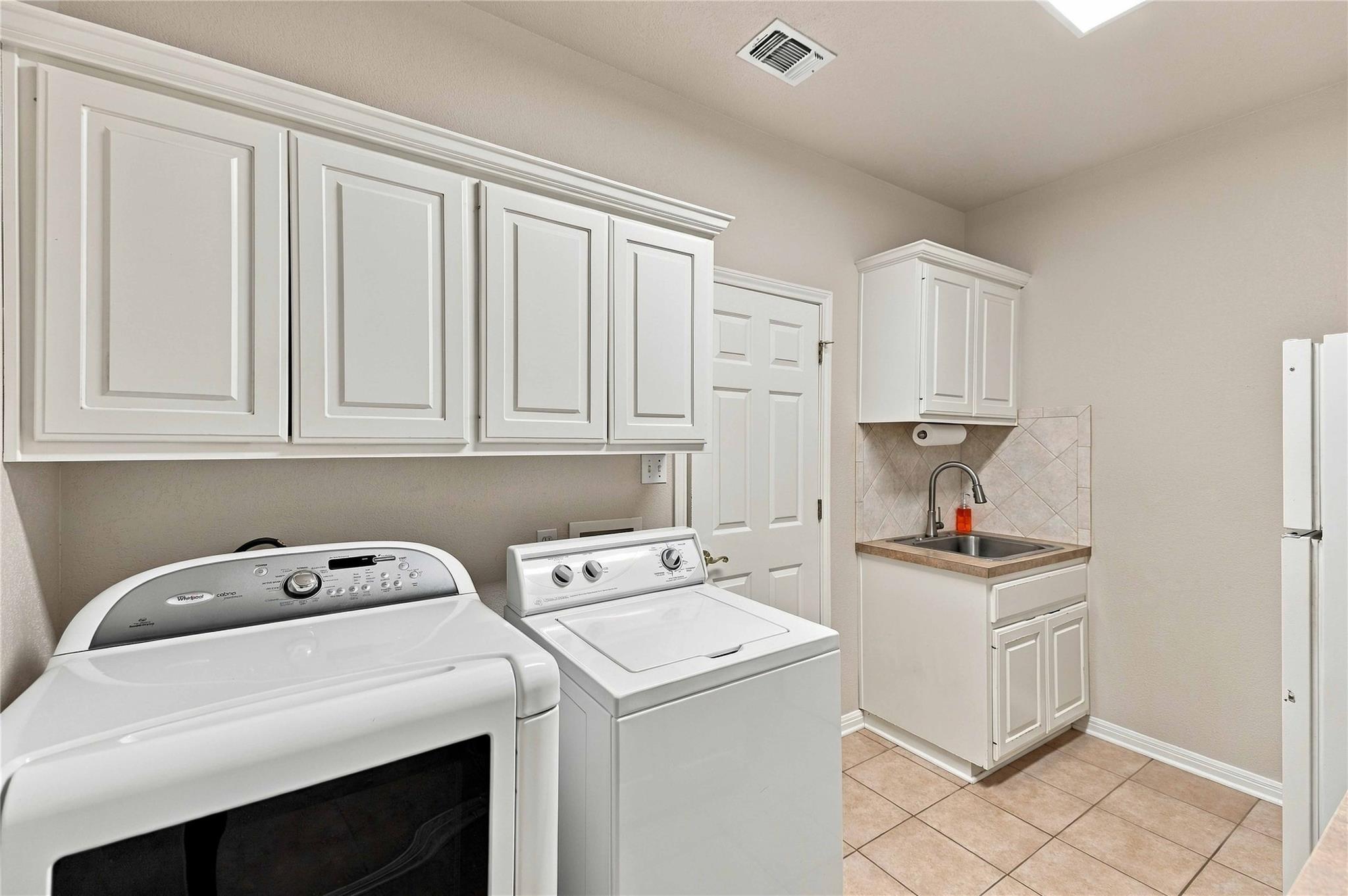 105 Pine Point Cv Property Photo 32