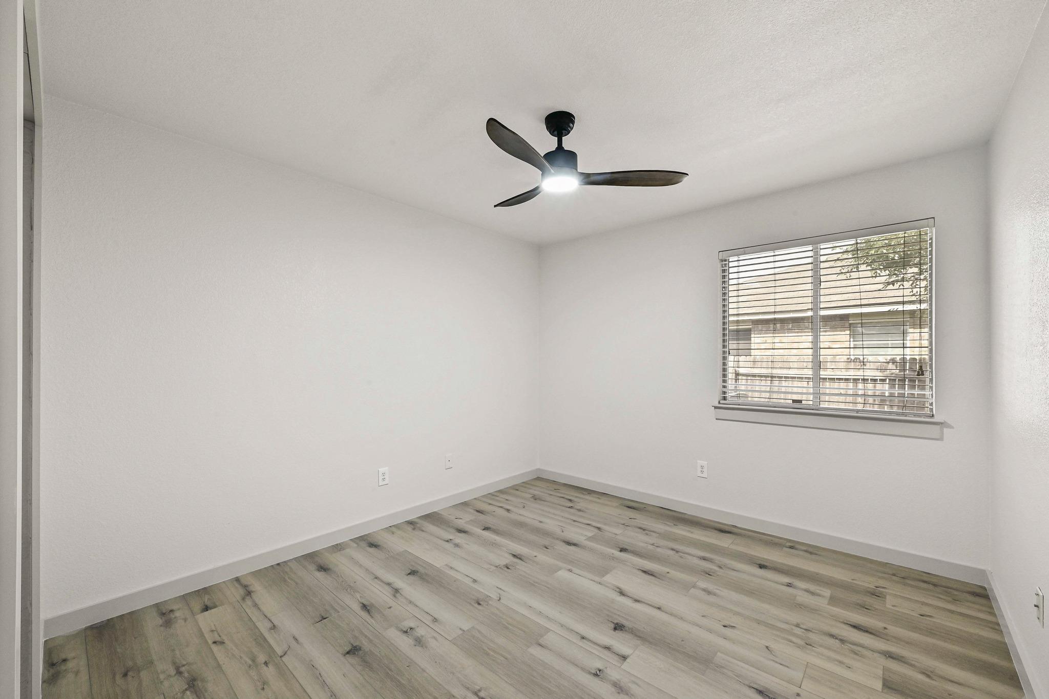 919 Flanagan Dr Property Photo 21
