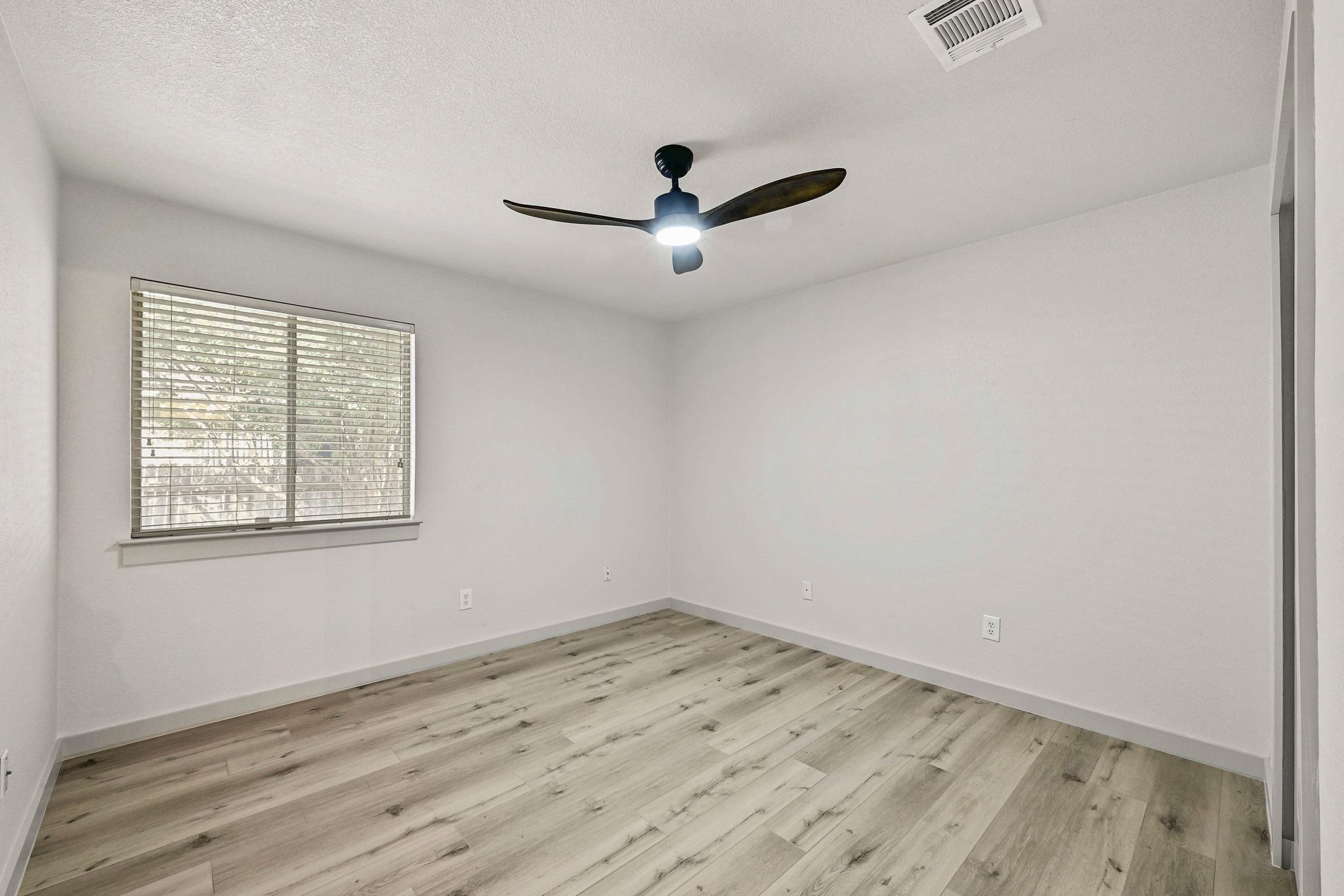 919 Flanagan Dr Property Photo 22