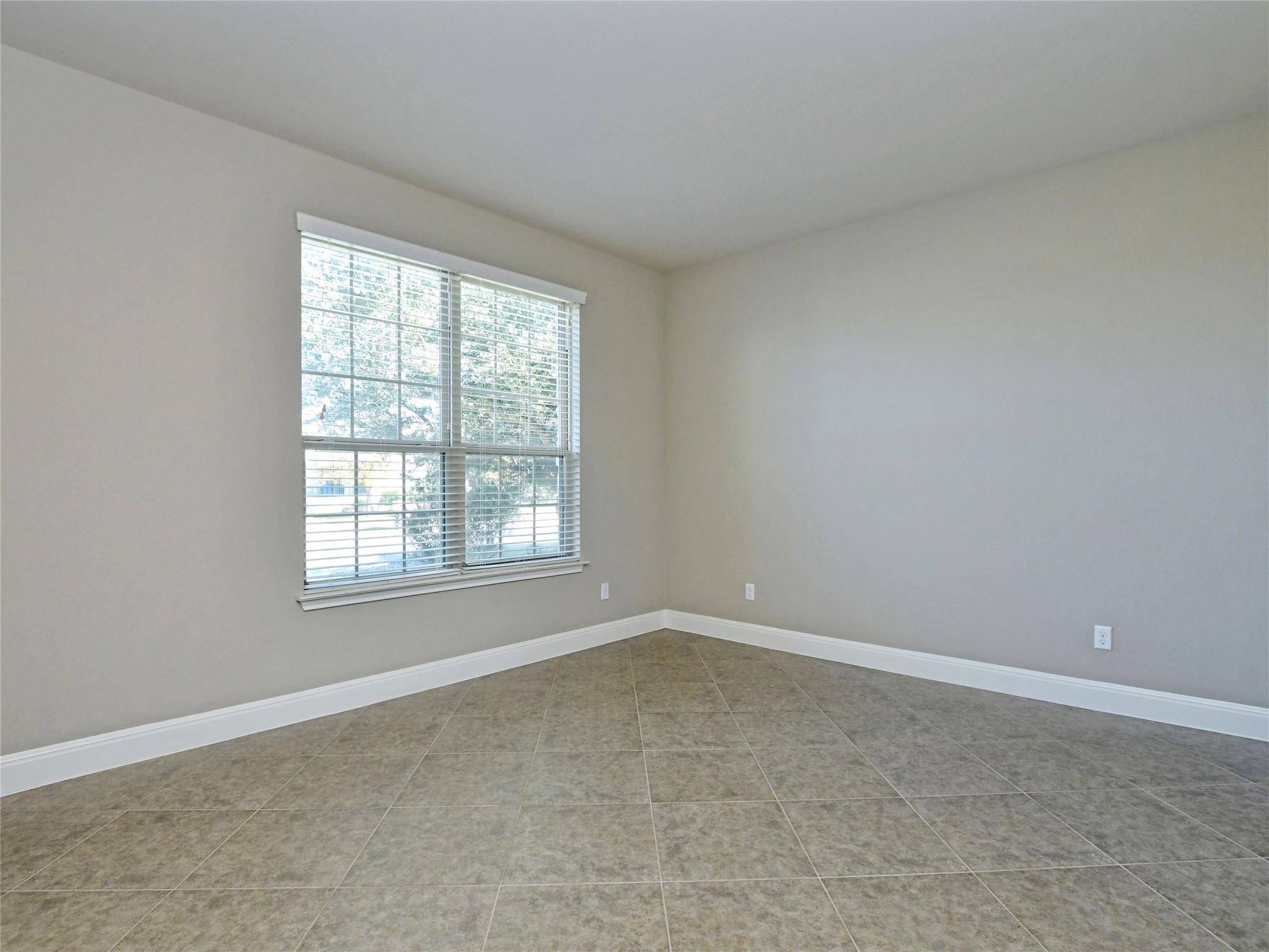 15205 Joseph Dr Property Photo 3