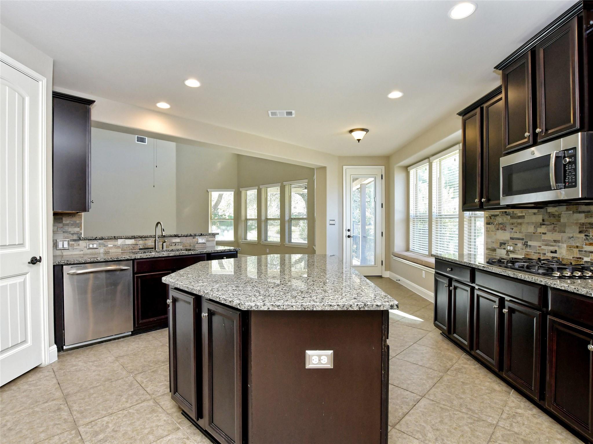 15205 Joseph Dr Property Photo 12