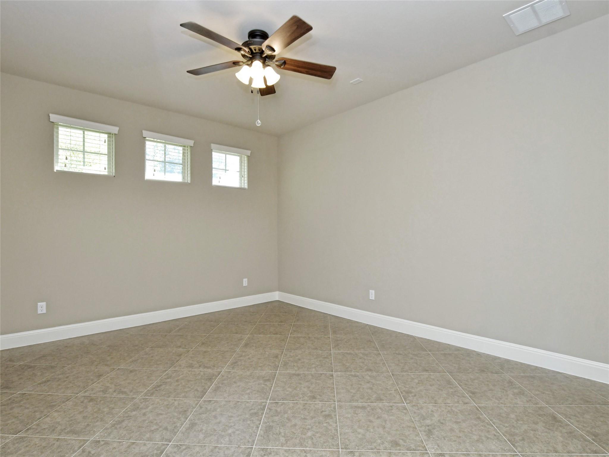 15205 Joseph Dr Property Photo 17