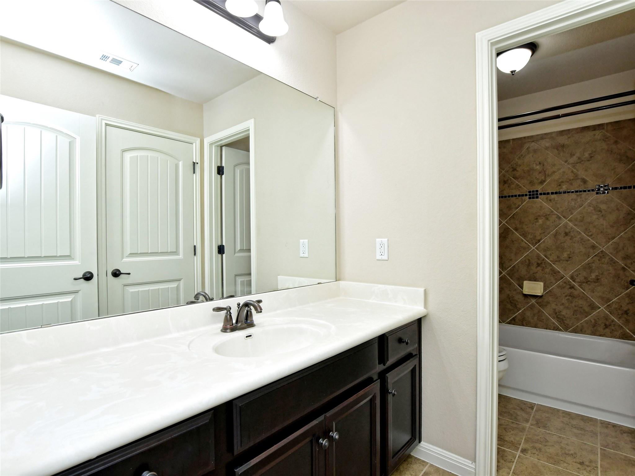 15205 Joseph Dr Property Photo 23