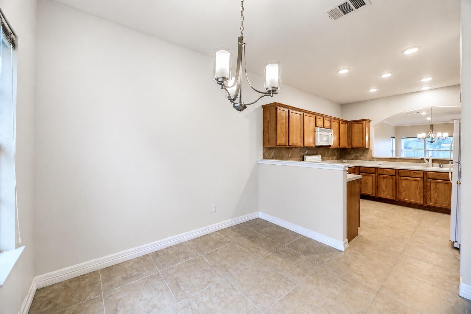 1732 Amberwood Loop Property Photo 3