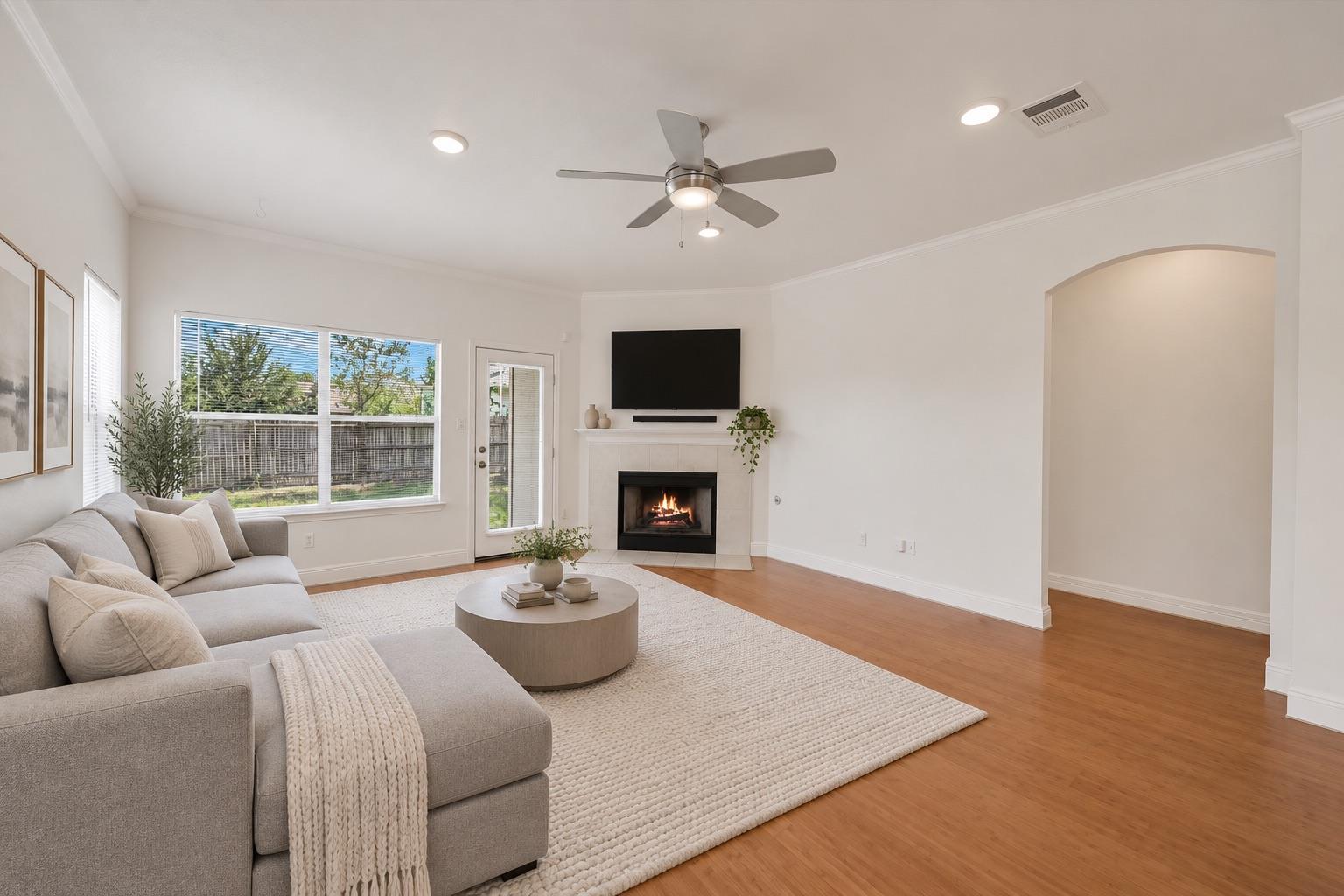 1732 Amberwood Loop Property Photo 8