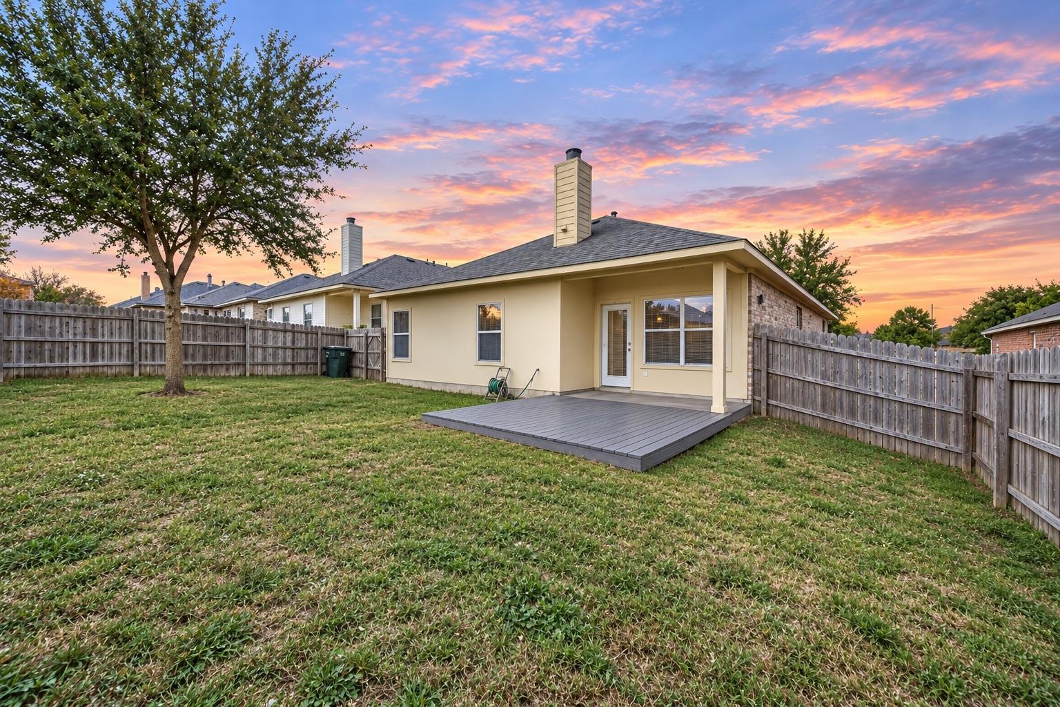 1732 Amberwood Loop Property Photo 15
