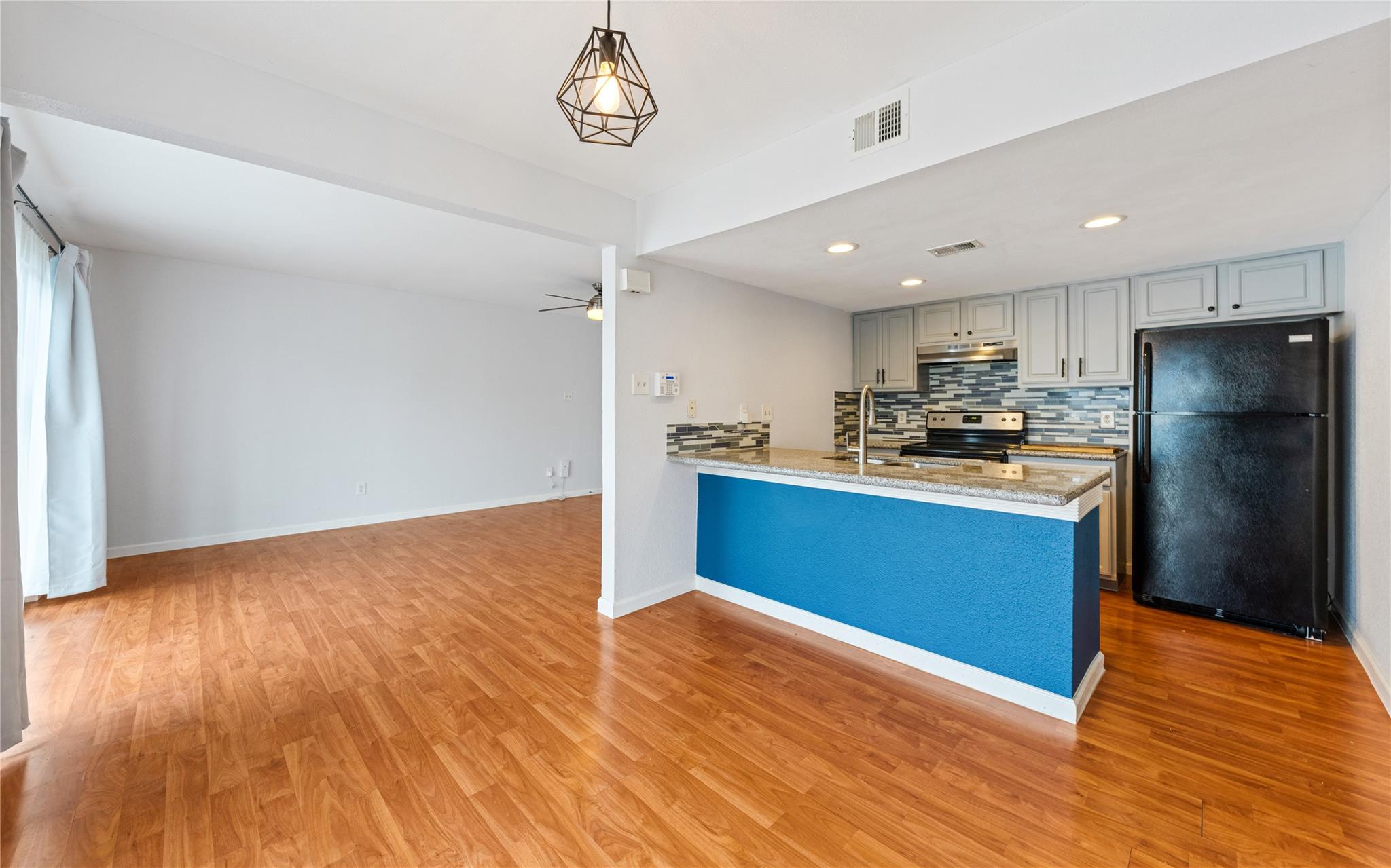 2124 Burton Dr #159 Property Photo 6