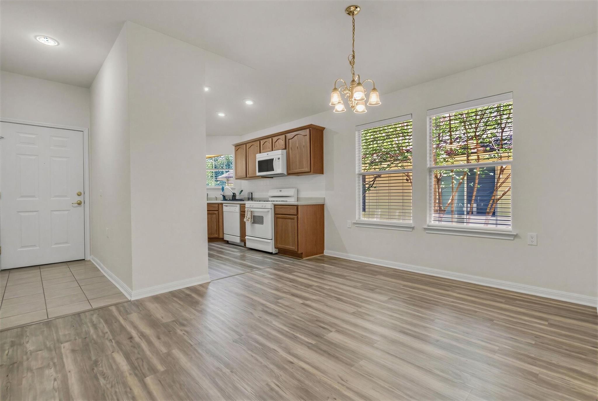 5605 Bentsen Ln Property Photo 3
