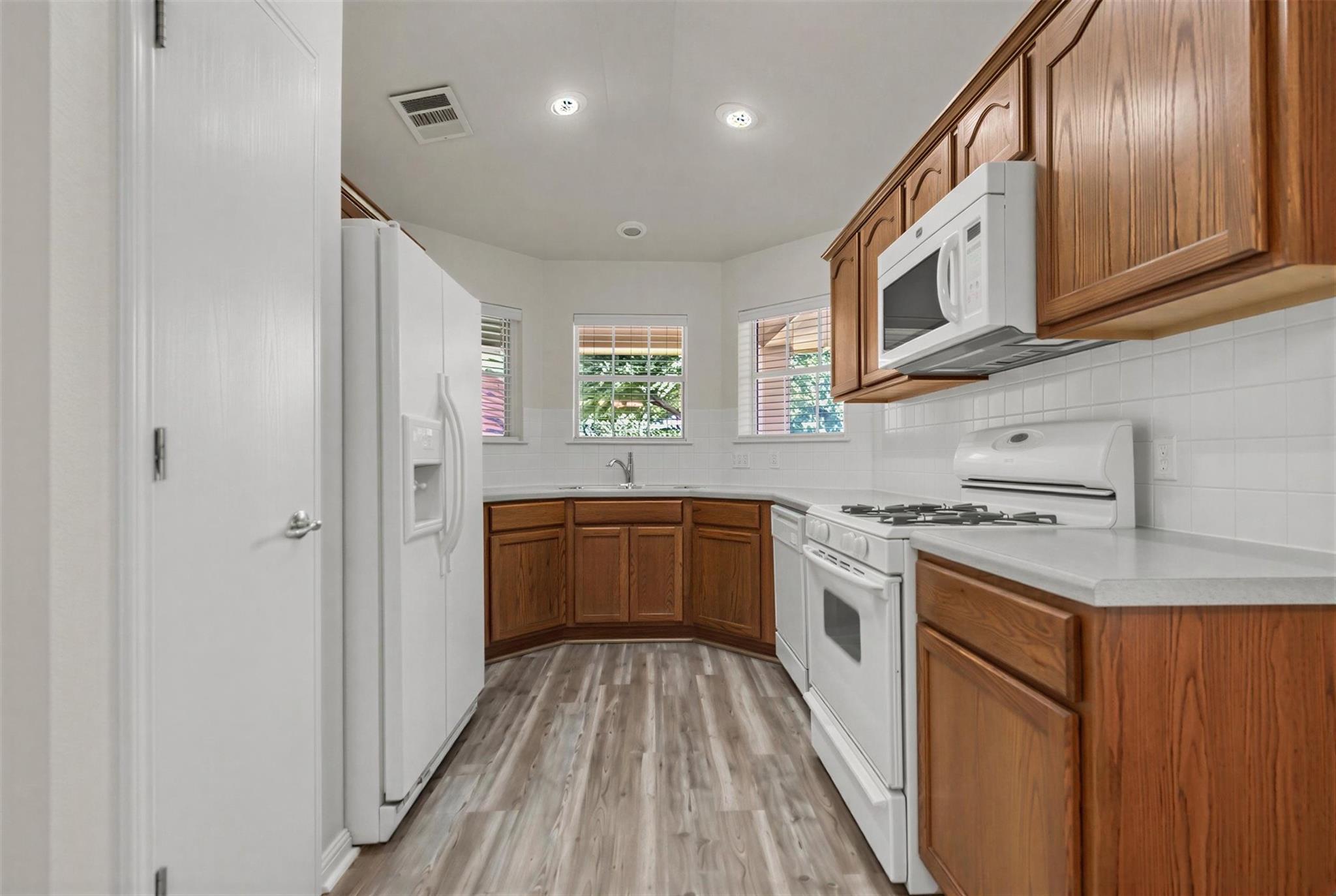 5605 Bentsen Ln Property Photo 4