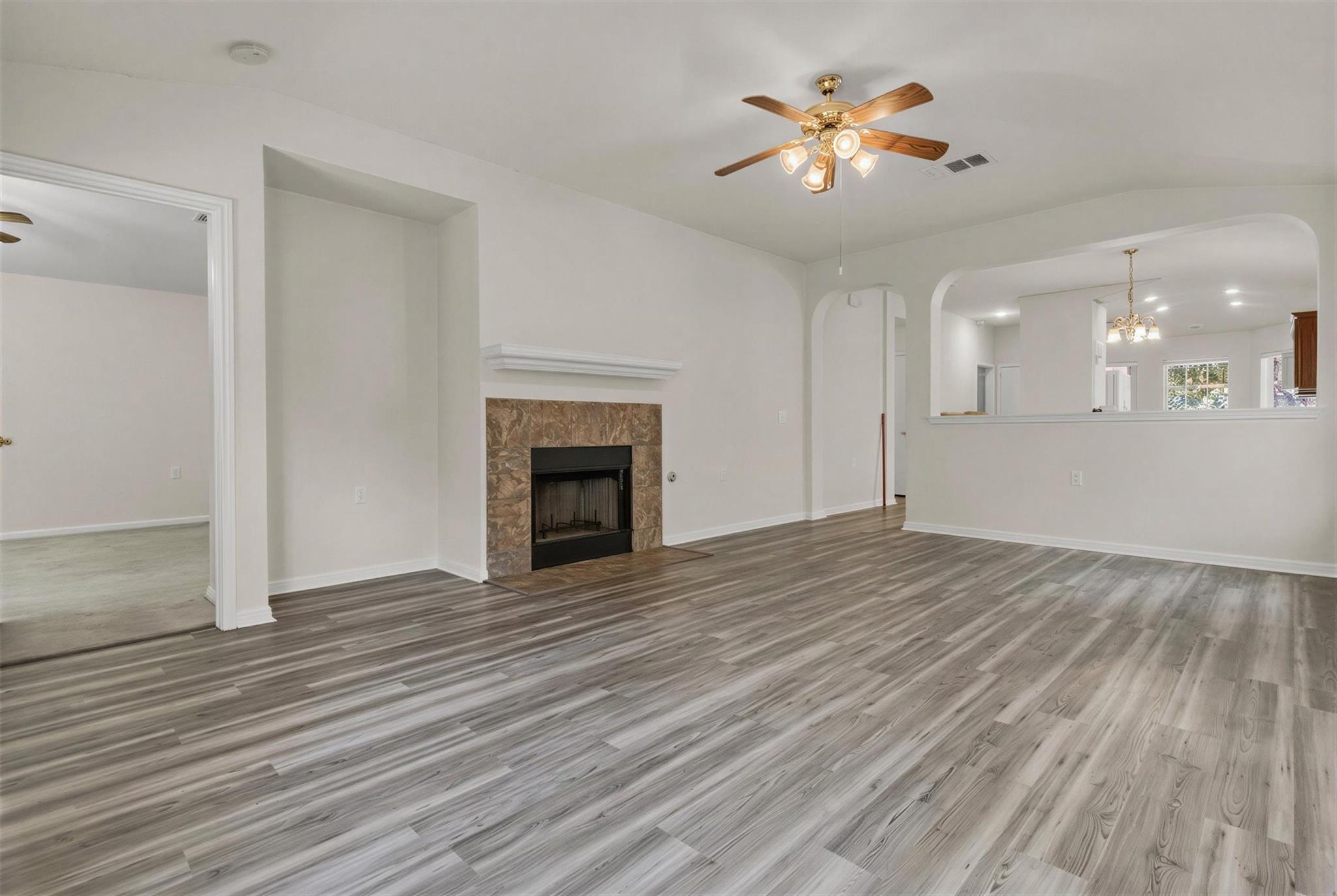 5605 Bentsen Ln Property Photo 6