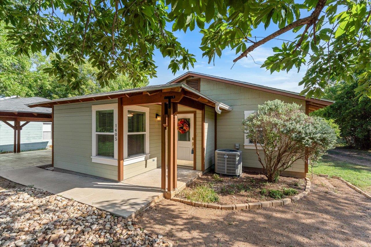 1405 Johnson St Property Photo 1
