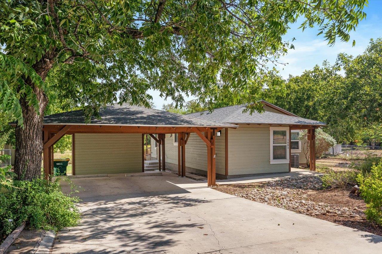 1405 Johnson St Property Photo 3