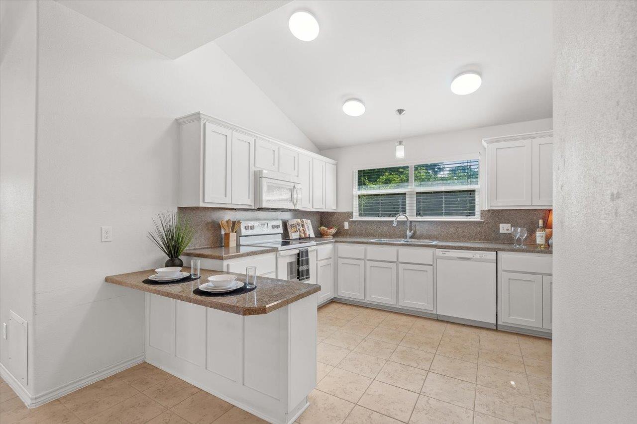 1405 Johnson St Property Photo 15