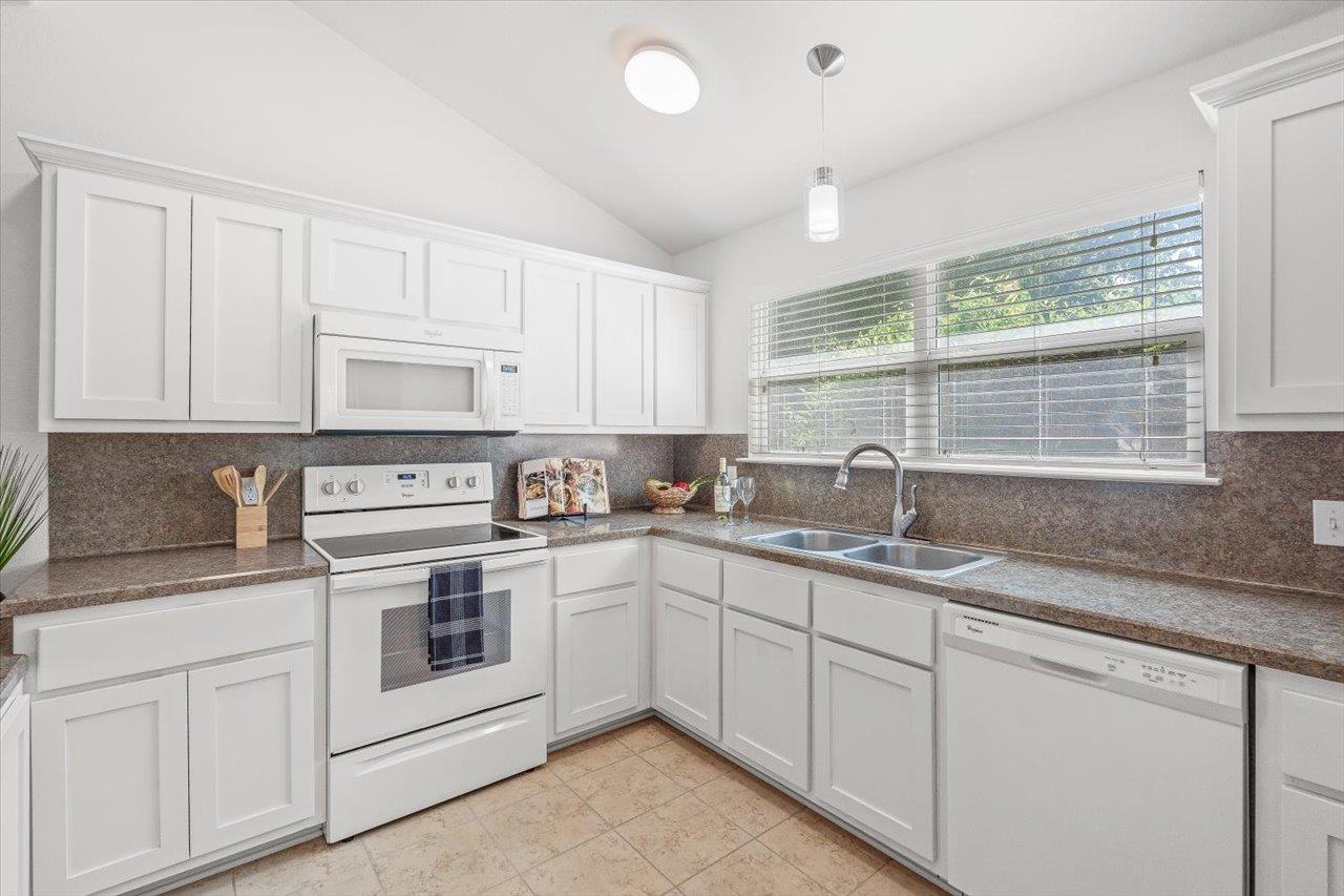 1405 Johnson St Property Photo 16