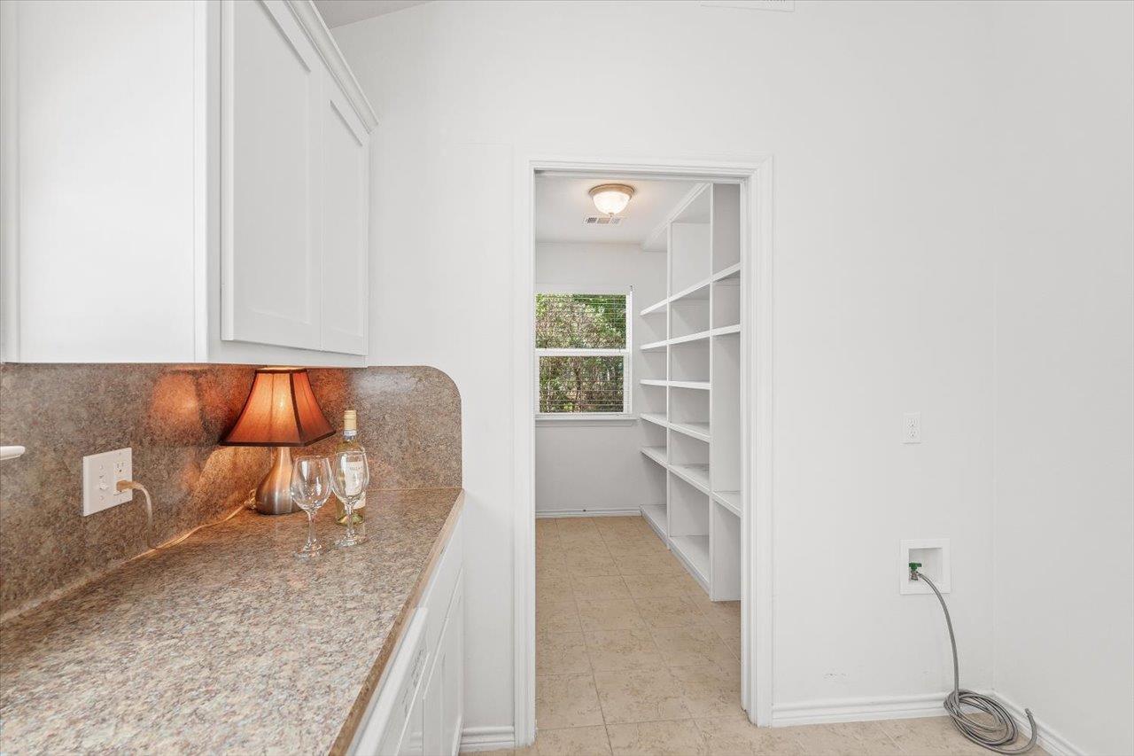 1405 Johnson St Property Photo 17