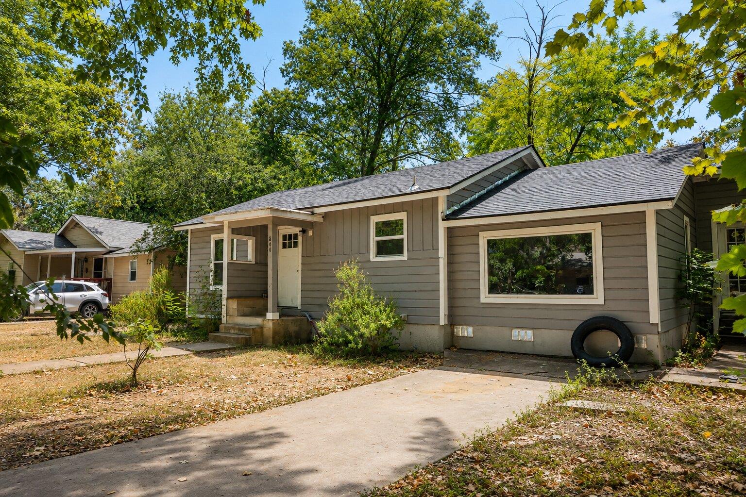 800 Barbara Dr Property Photo 2