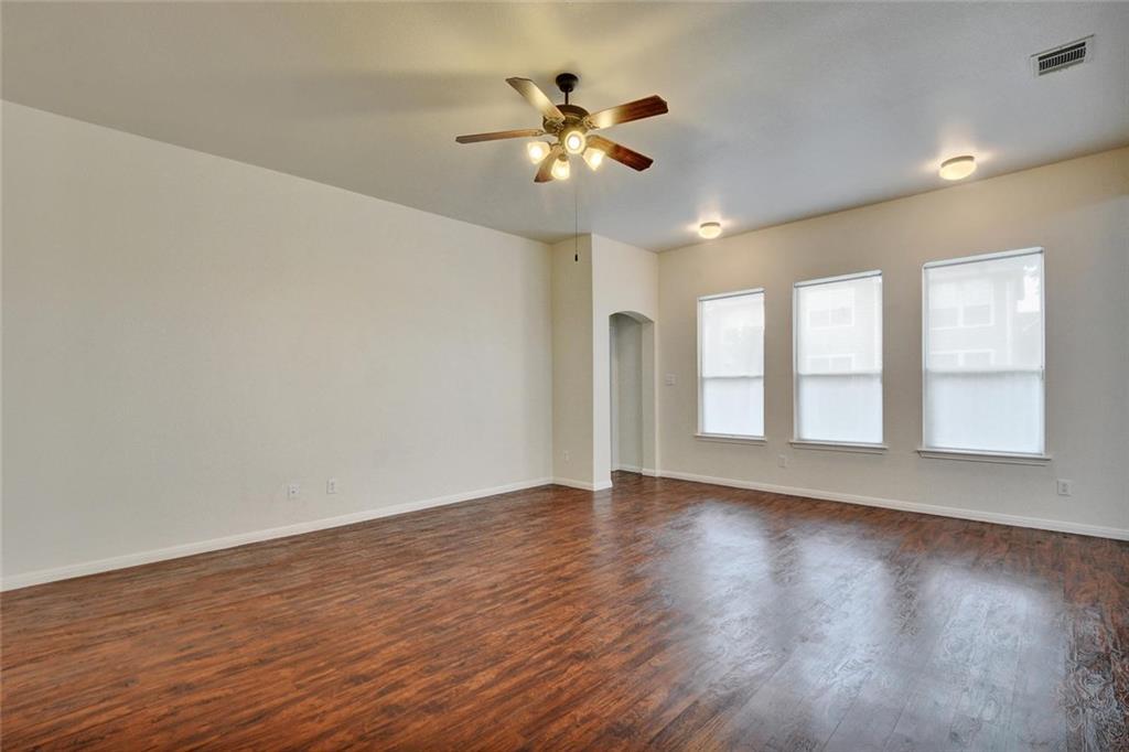 2624 Century Park Blvd Property Photo 4