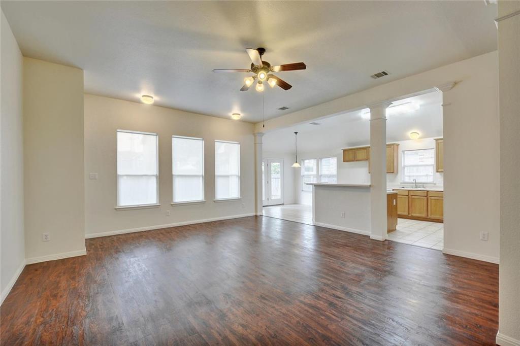 2624 Century Park Blvd Property Photo 5