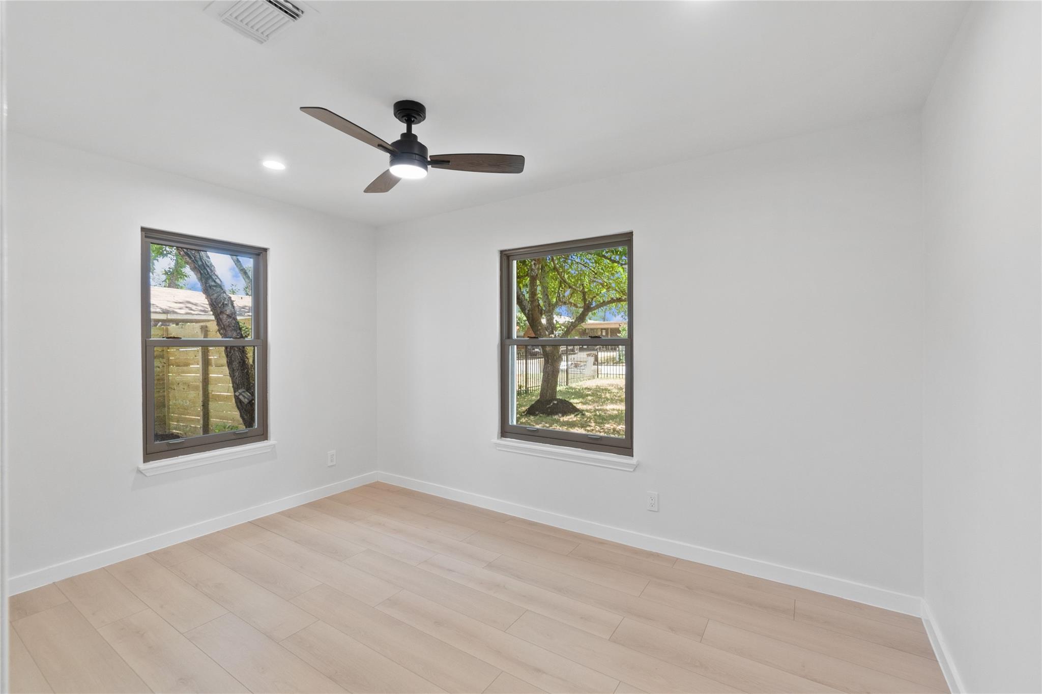 106 E Lola Dr Property Photo 14