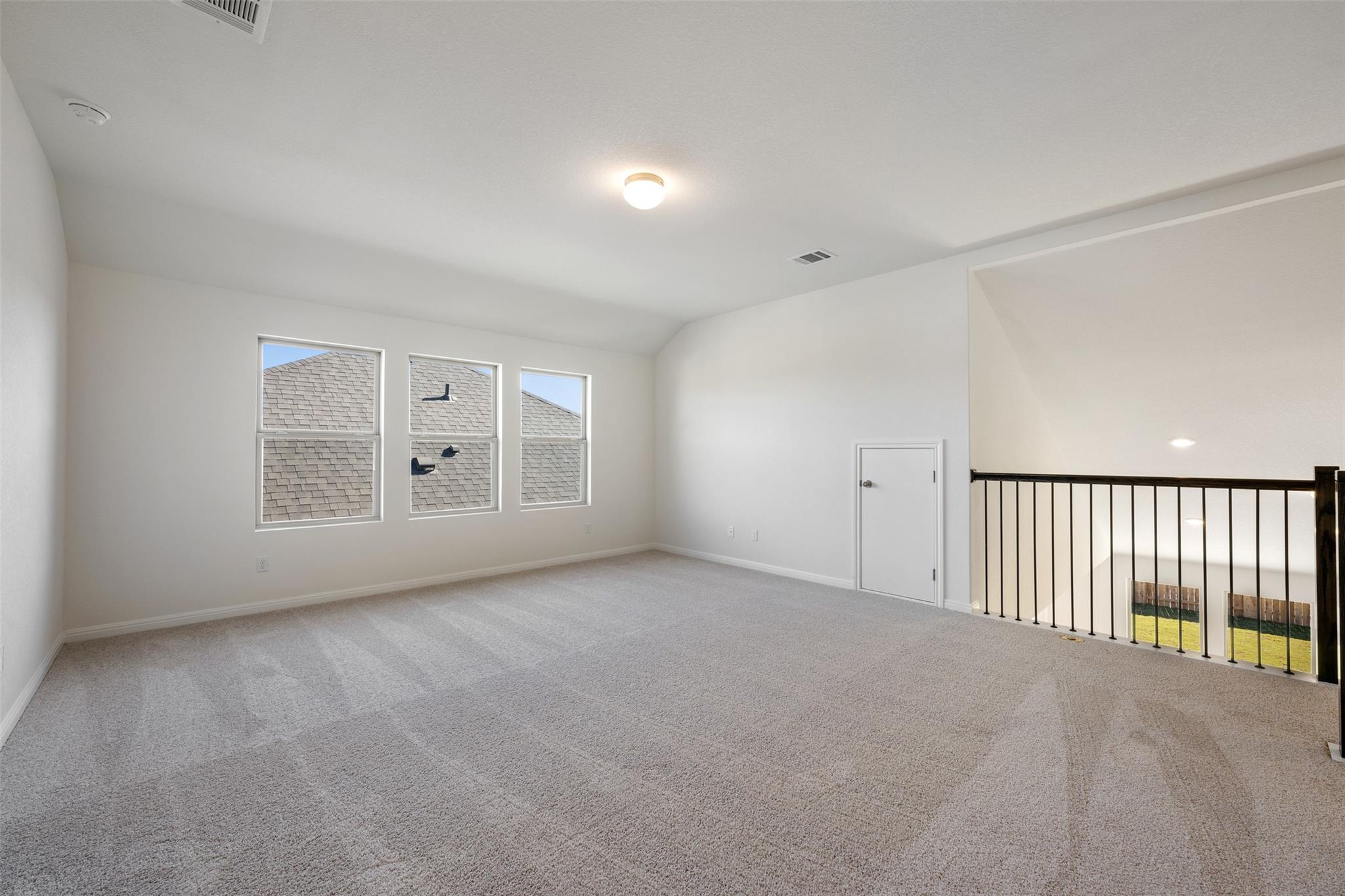 537 Redding Way Property Photo 31