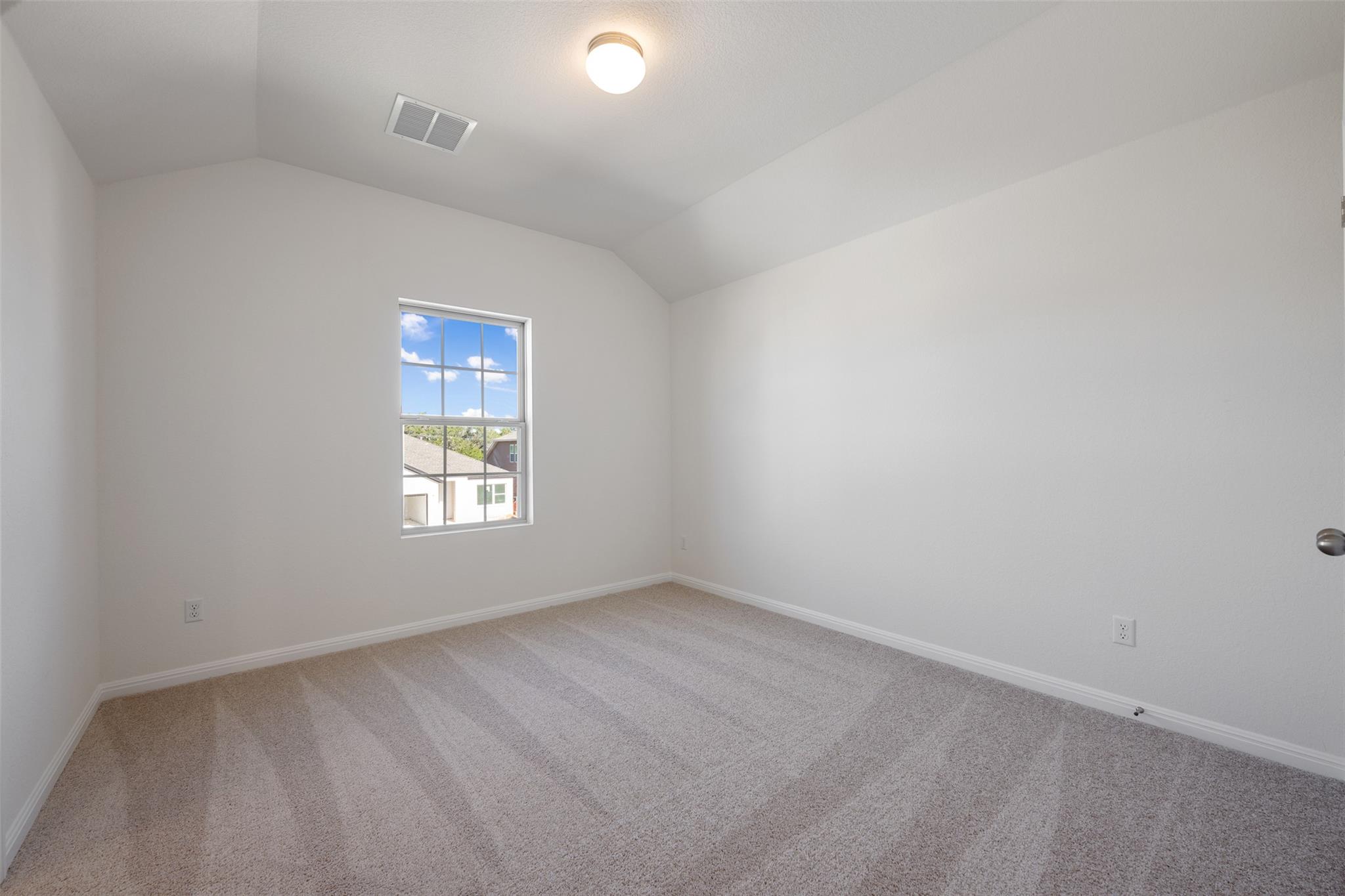 537 Redding Way Property Photo 32