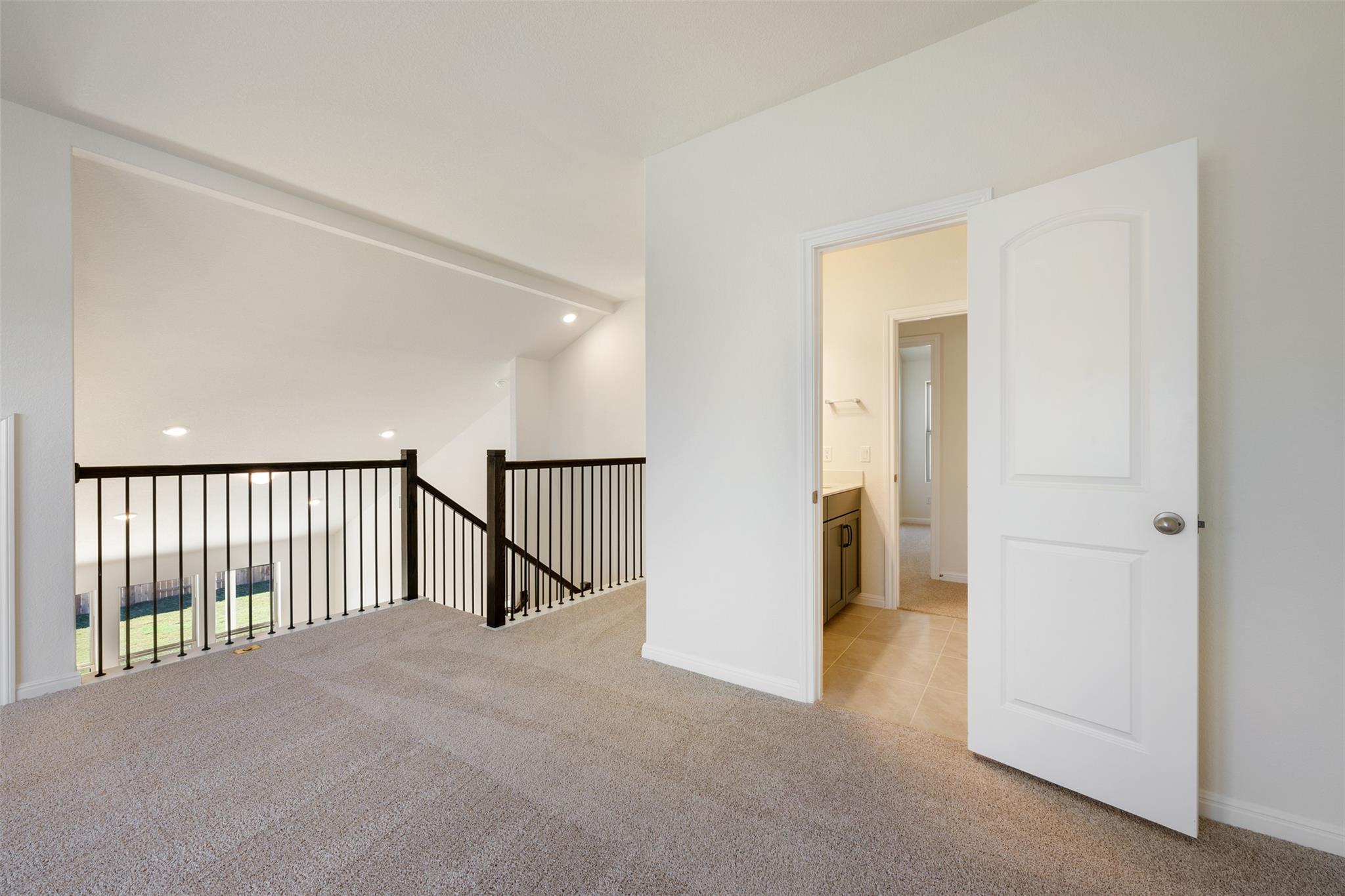 537 Redding Way Property Photo 34