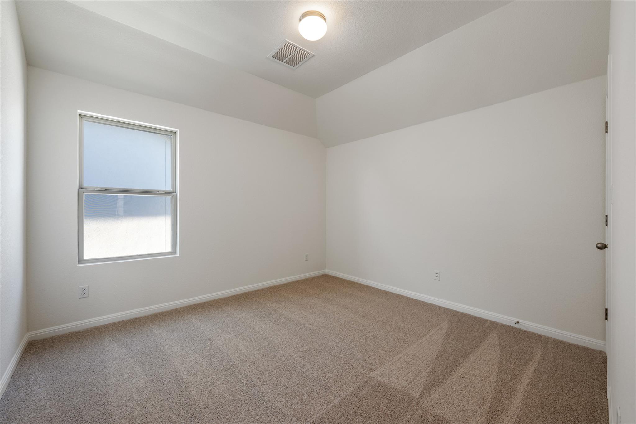 537 Redding Way Property Photo 36