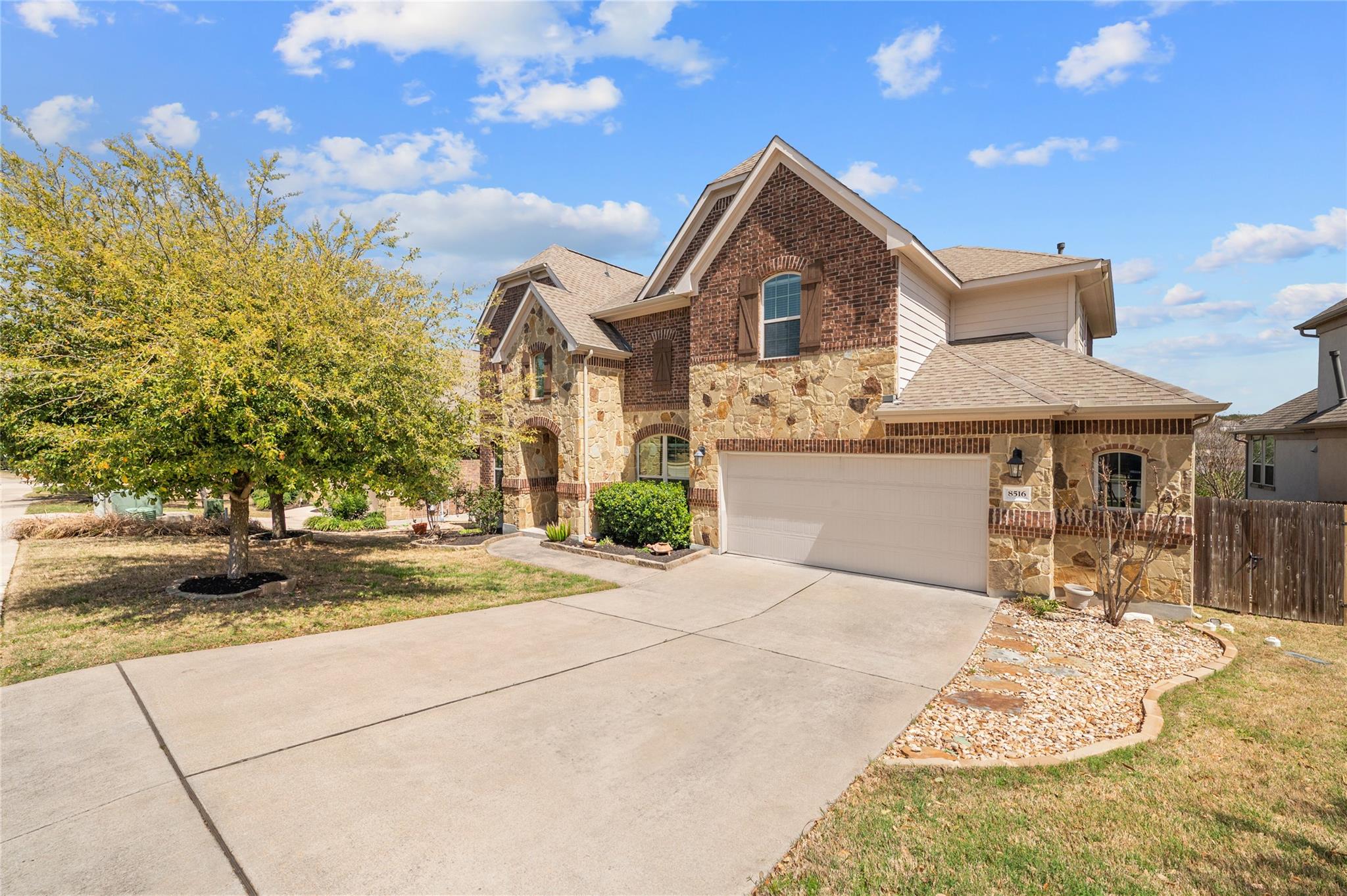 8516 Whispering Trl Property Photo