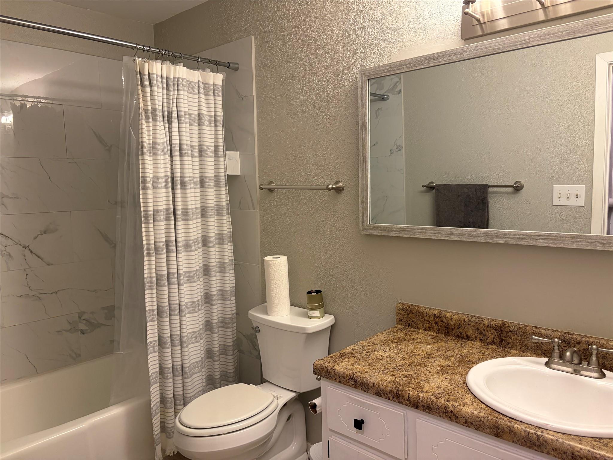 1400 Vista Ridge Cv #b Property Photo 14