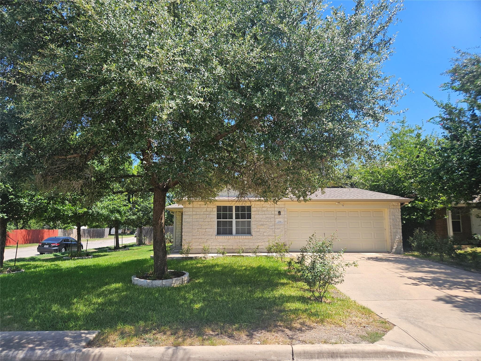 230 Rinehardt St Property Photo 3
