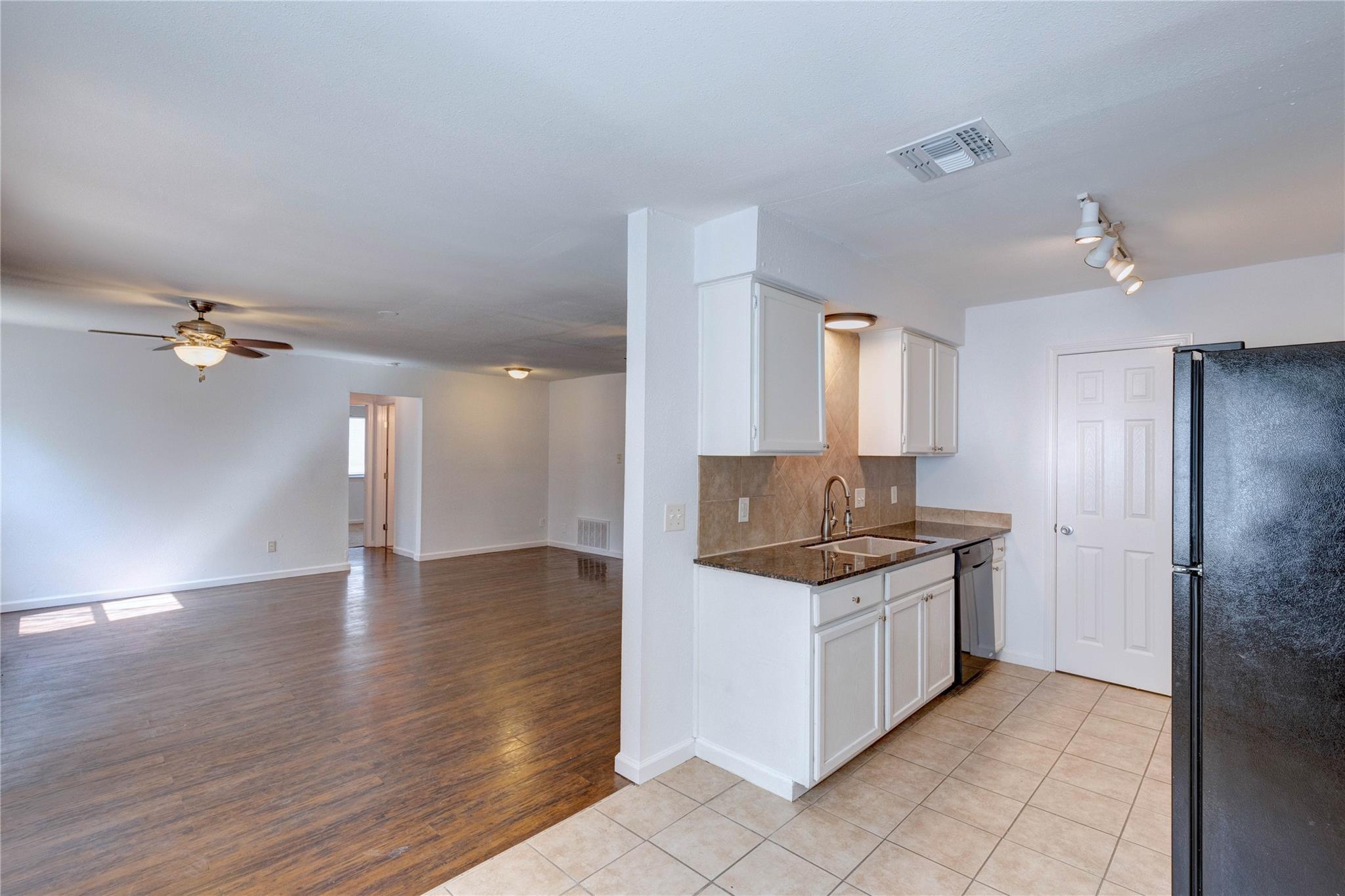 2705 Nordham Dr Property Photo 3