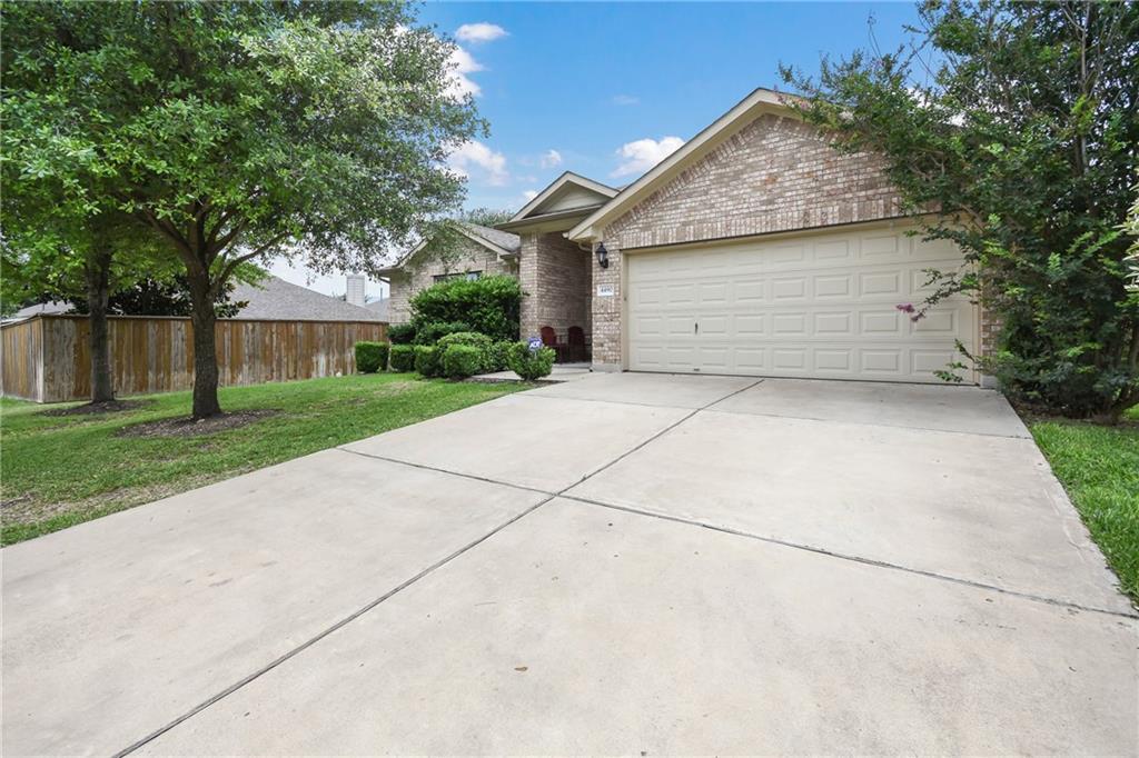 4490 Heritage Well Ln Property Photo 3