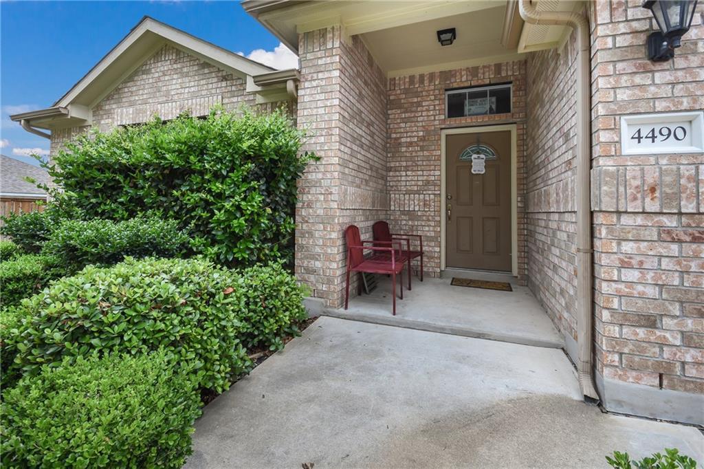4490 Heritage Well Ln Property Photo 4