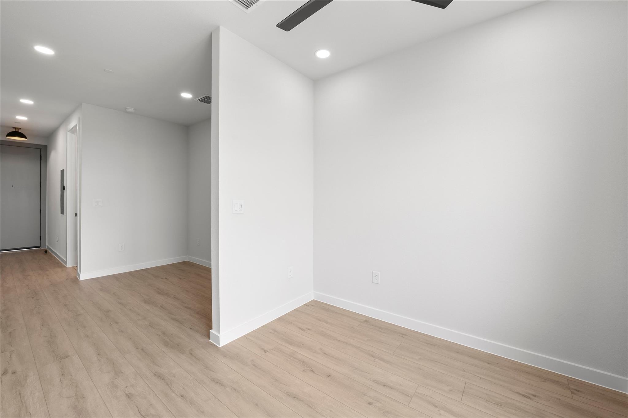 634 Central Pkwy #1212 Property Photo 3