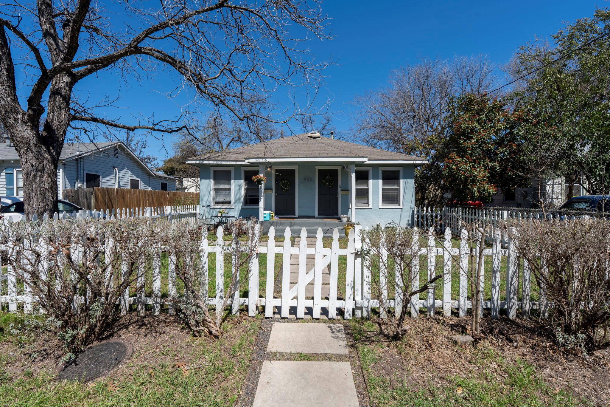 906 Capitol Ct A Property Photo