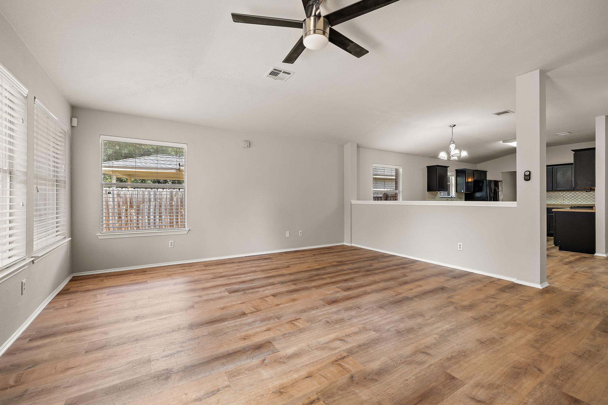 2560 Vernell Way Property Photo 6