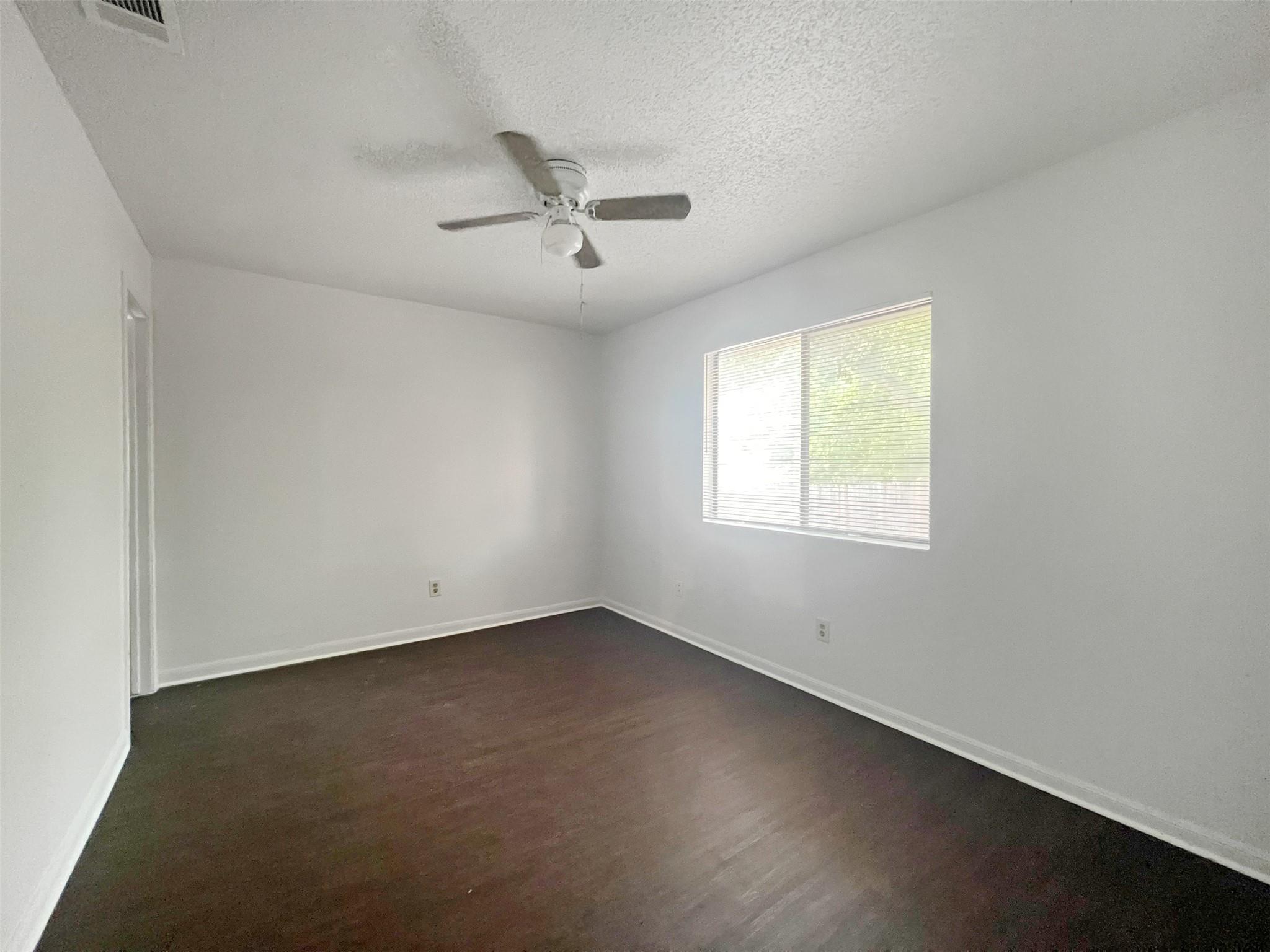 2010 Alex Ave #b Property Photo 11