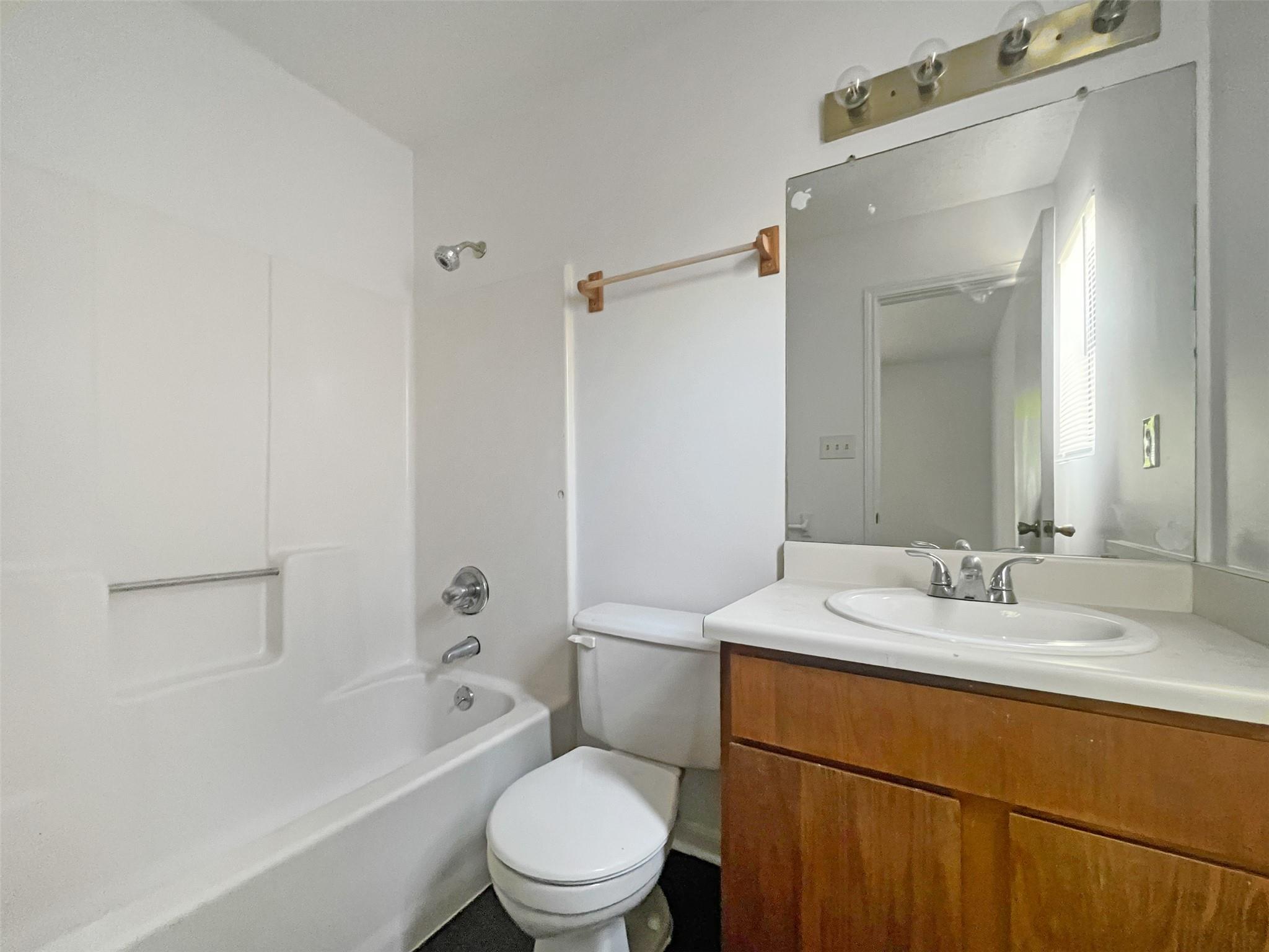 2010 Alex Ave #b Property Photo 13