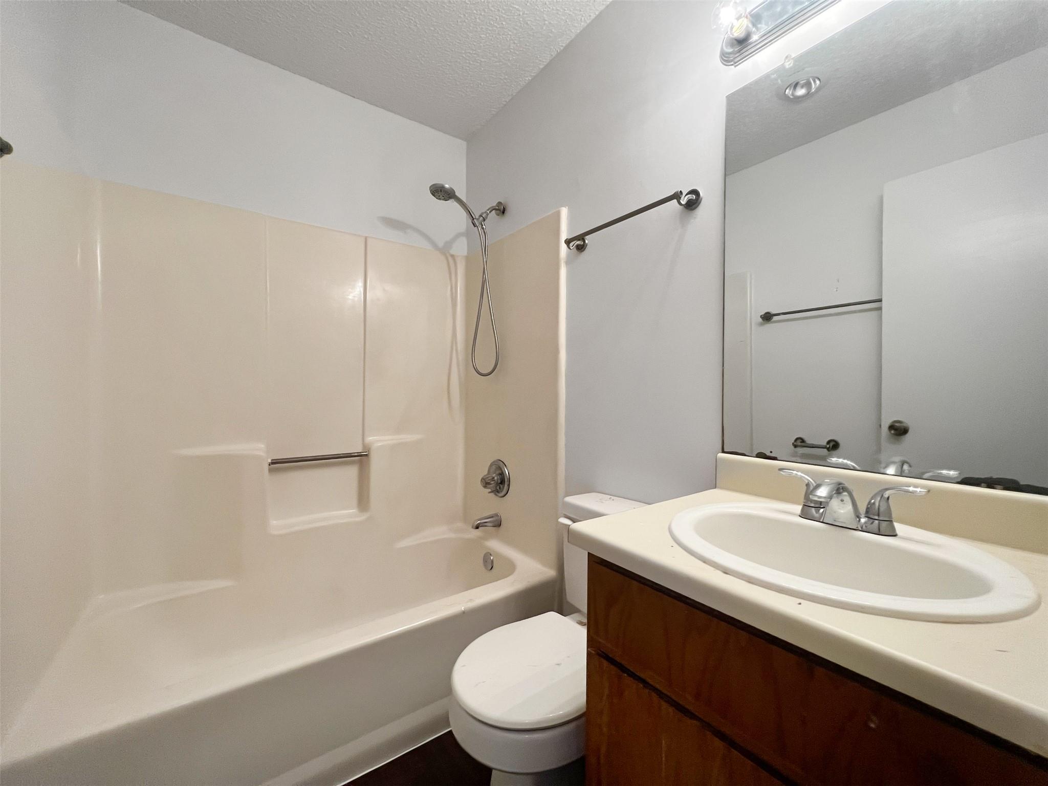2010 Alex Ave #b Property Photo 16
