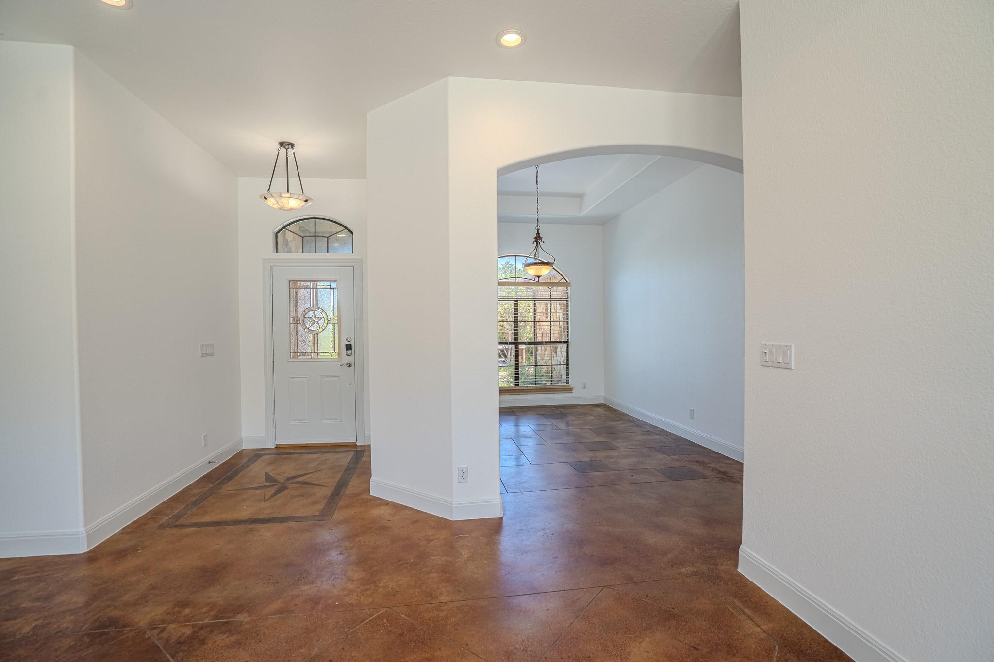2102 Crazyhorse Pass Property Photo 4