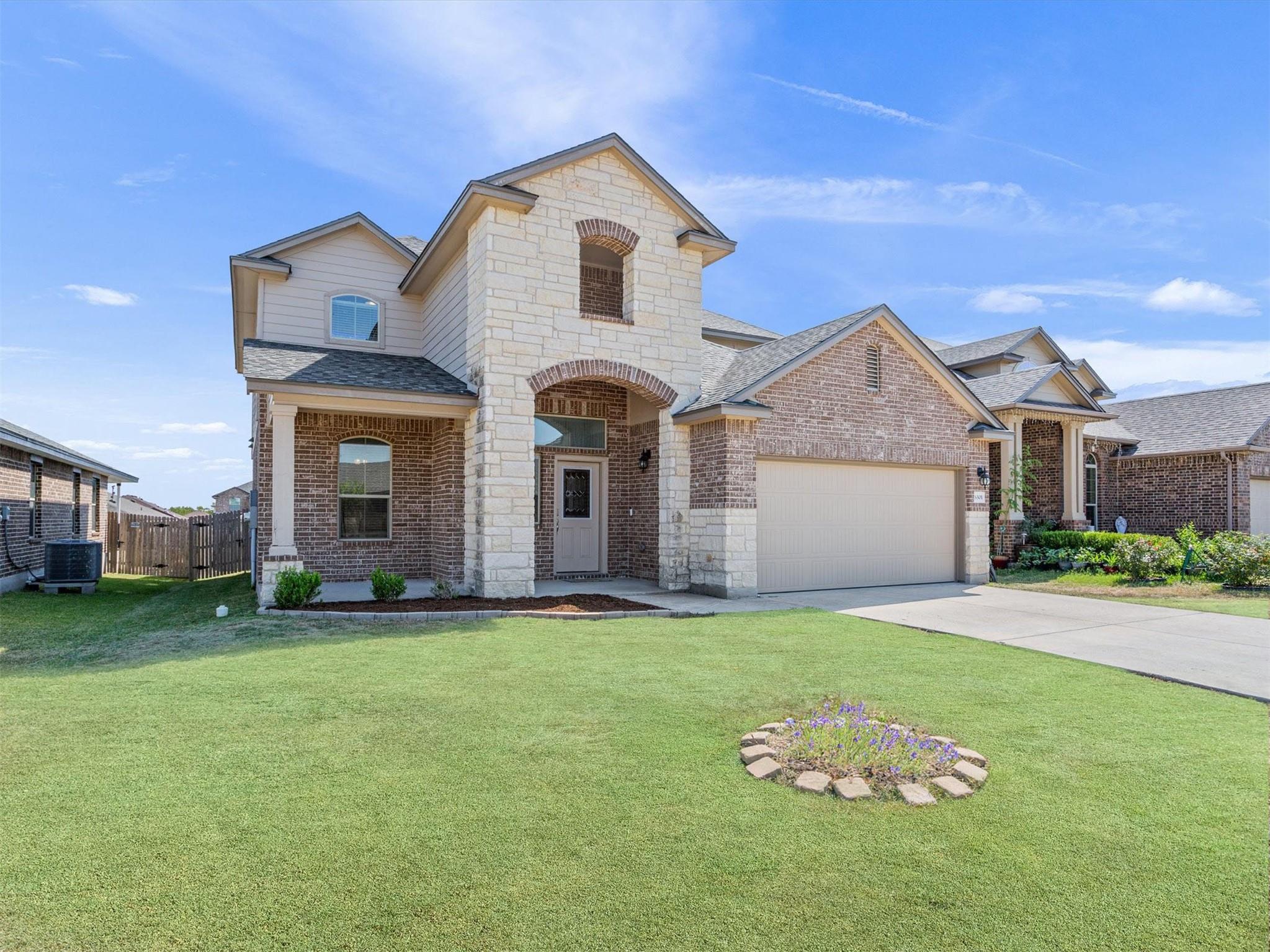 6301 Stonehaven Dr Property Photo
