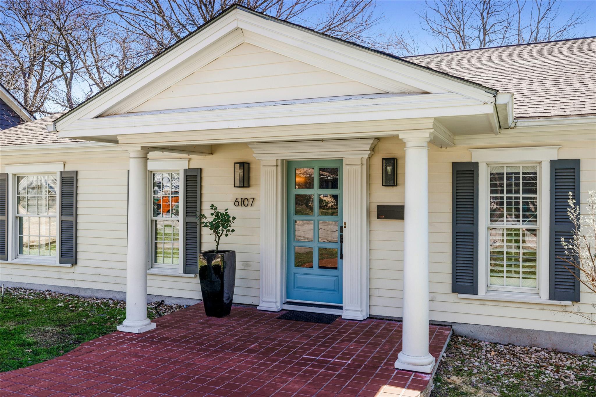 6107 Bull Creek Rd Property Photo
