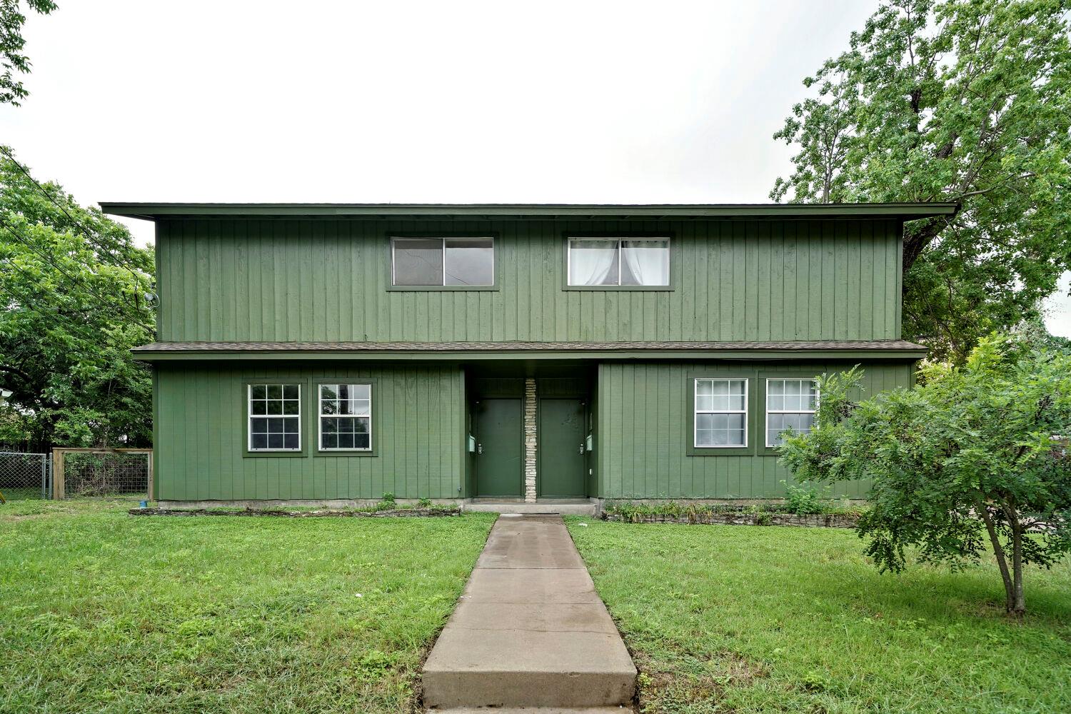 903 Aurora Cir #b Property Photo 1