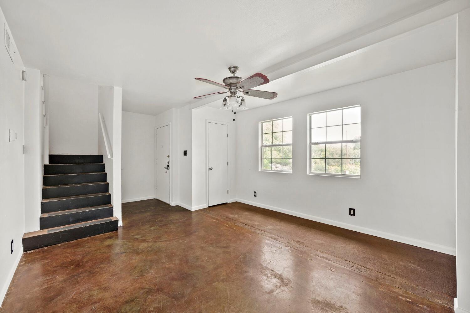 903 Aurora Cir #b Property Photo 7