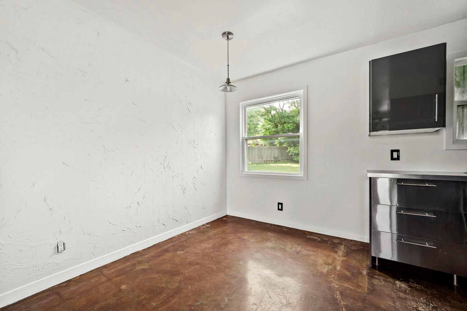 903 Aurora Cir #b Property Photo 12