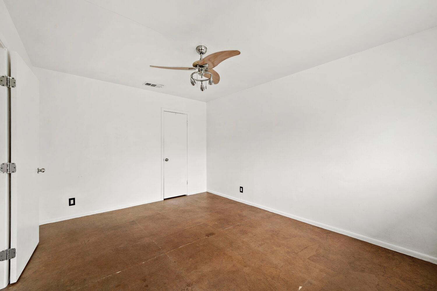 903 Aurora Cir #b Property Photo 13