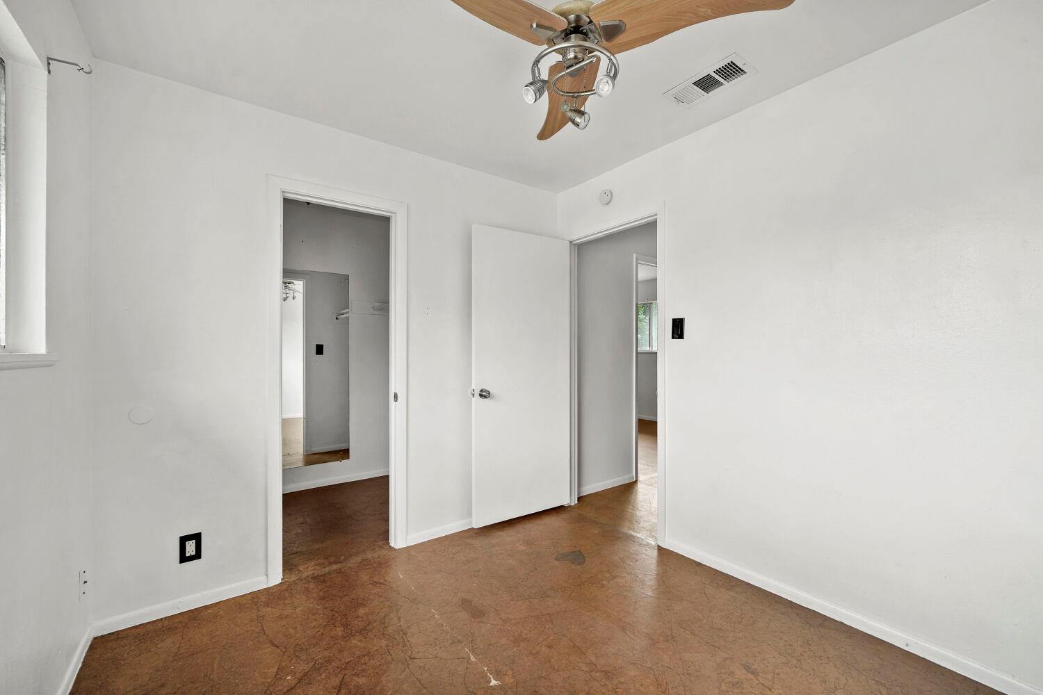 903 Aurora Cir #b Property Photo 16
