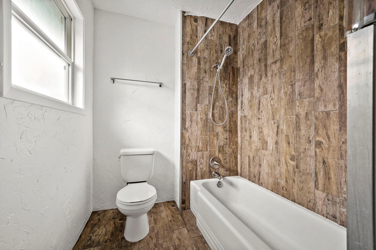 903 Aurora Cir #b Property Photo 17